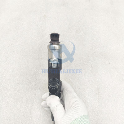 Diesel Fuel Common Rail Injector 095000-0761 095000-0760 For 6sd1 1153004151 1-15300415-1 Hitachi Isuzu 6SD1 9.8D Engine Denso